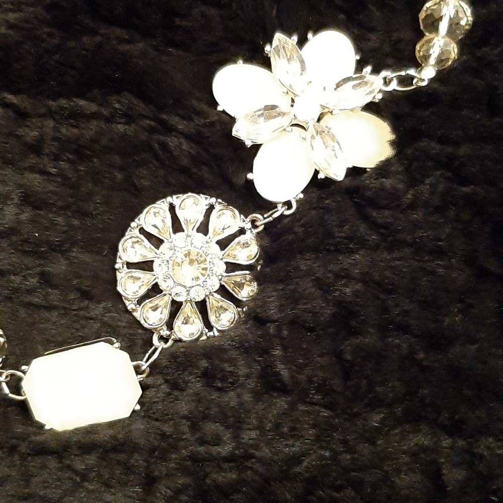 Statement necklace - Picture 10 of 15